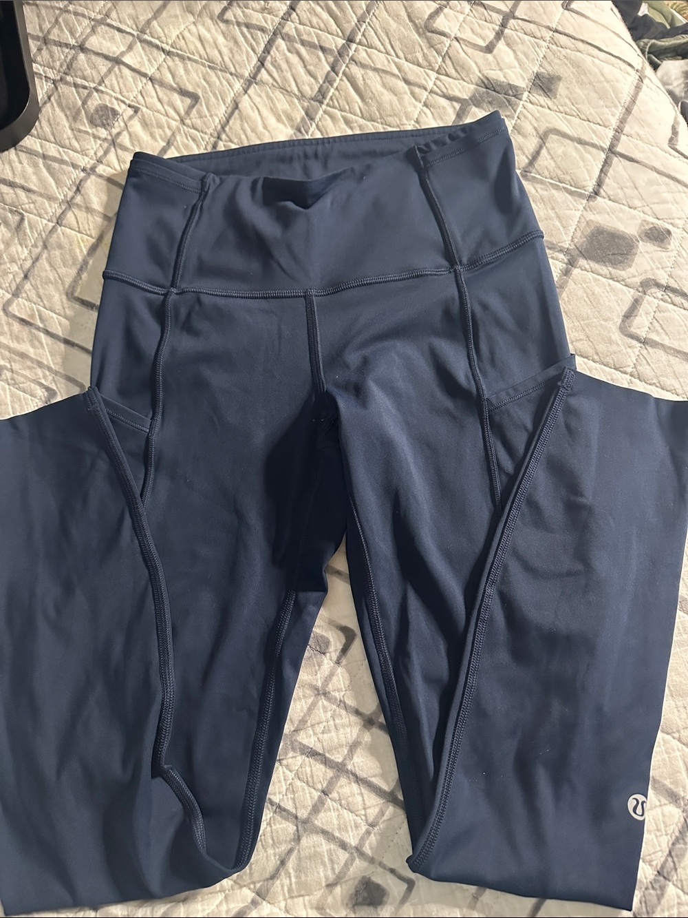 lululemon Navy High-Waist Performance Leggings, side pockets size 4